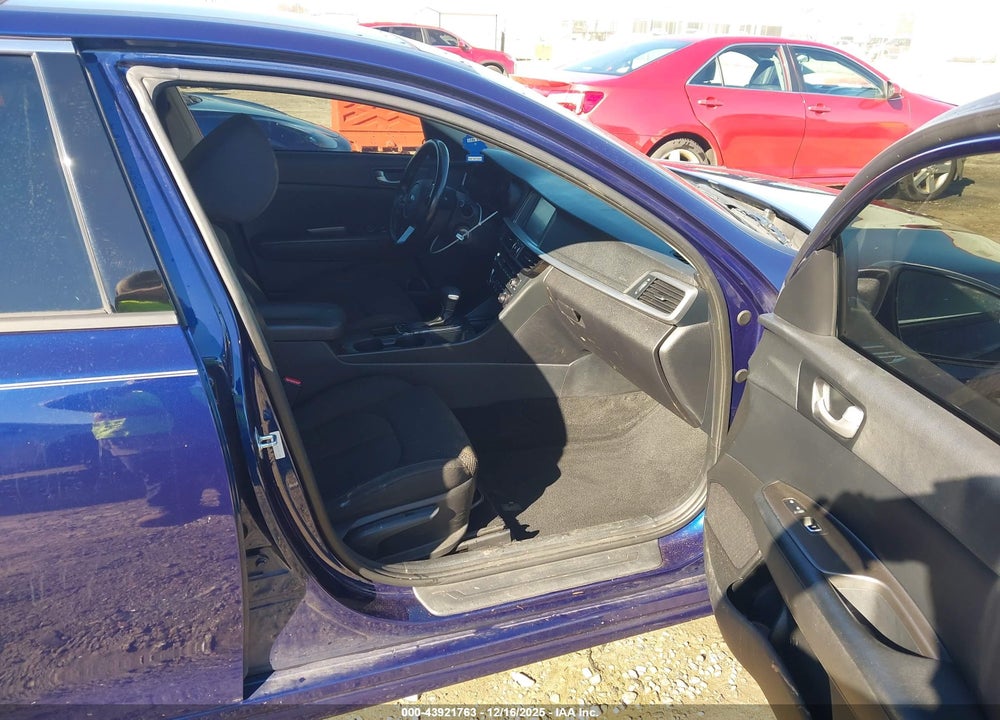2019 KIA OPTIMA LX VIN: 5XXGT4L36KG331184