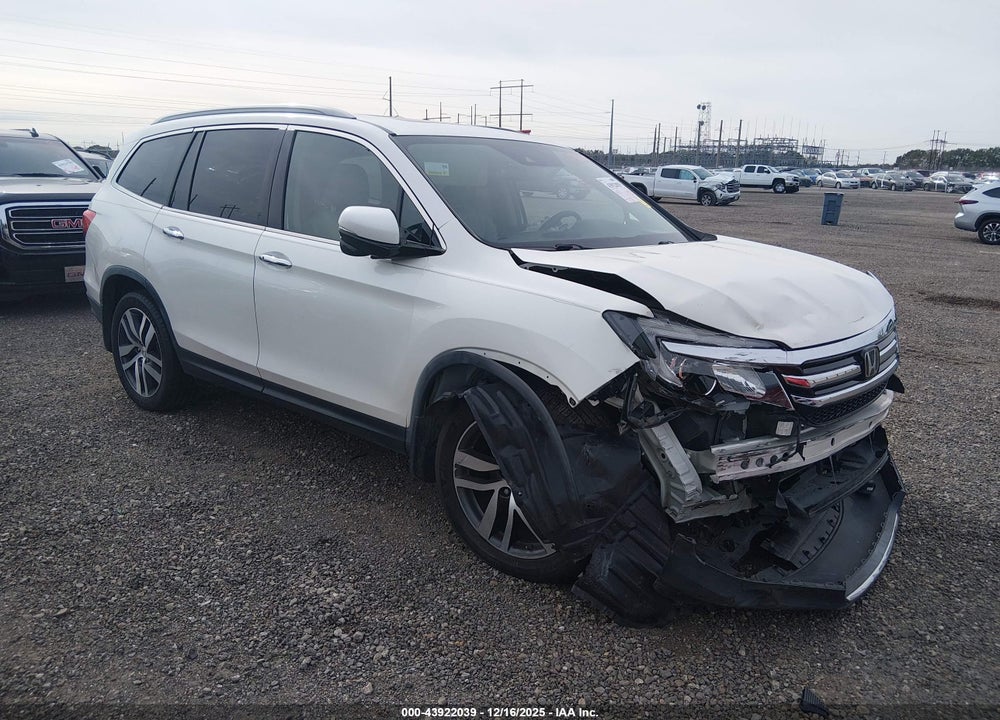 2017 HONDA PILOT TOURING VIN: 5FNYF5H98HB006790