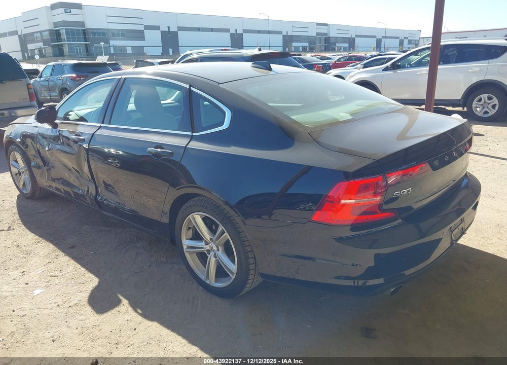 2018 VOLVO S90 T5 MOMENTUM VIN: LVY982AK7JP020906