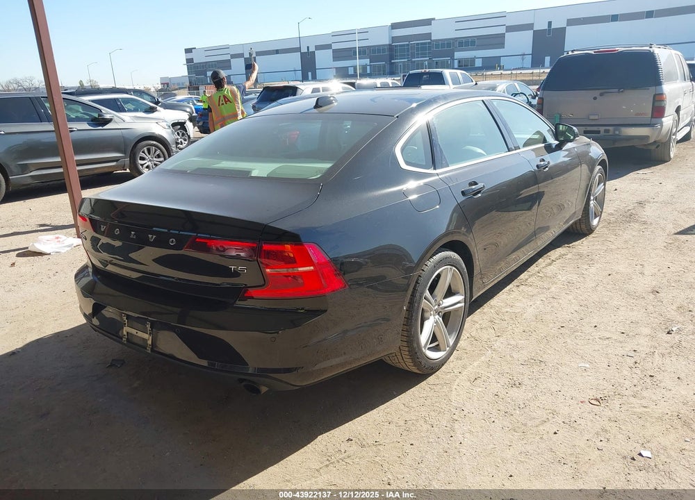 2018 VOLVO S90 T5 MOMENTUM VIN: LVY982AK7JP020906