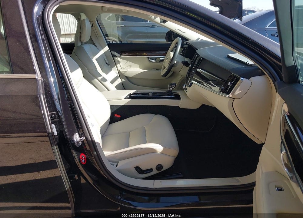 2018 VOLVO S90 T5 MOMENTUM VIN: LVY982AK7JP020906