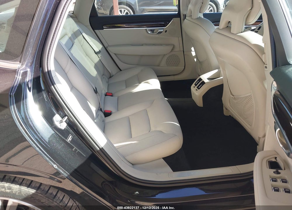 2018 VOLVO S90 T5 MOMENTUM VIN: LVY982AK7JP020906