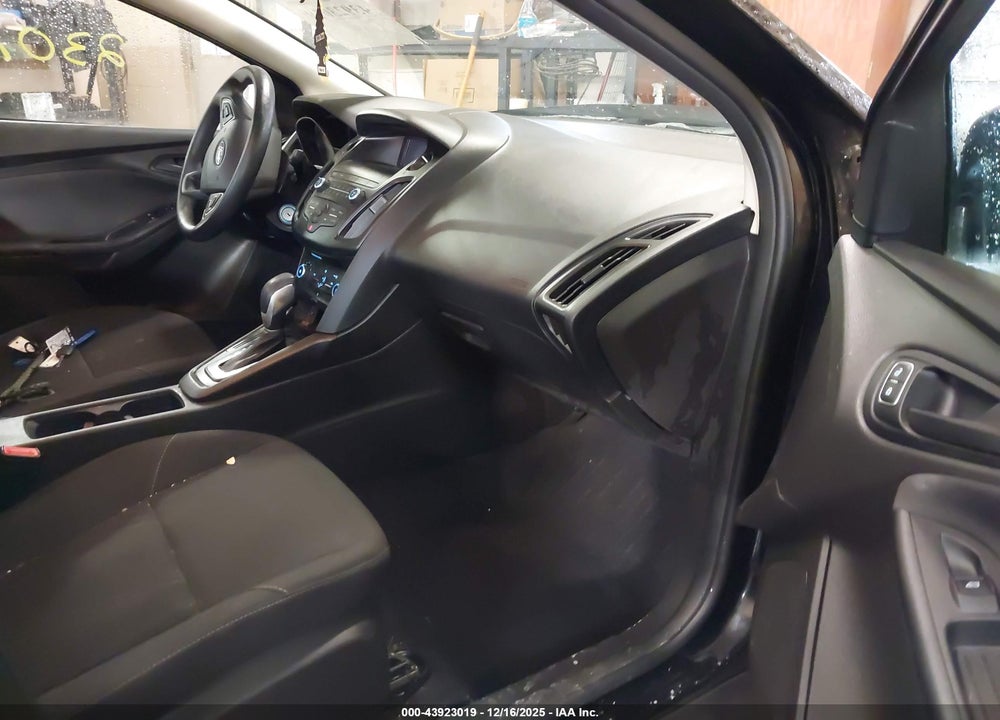 2018 FORD FOCUS S VIN: 1FADP3E22JL285508