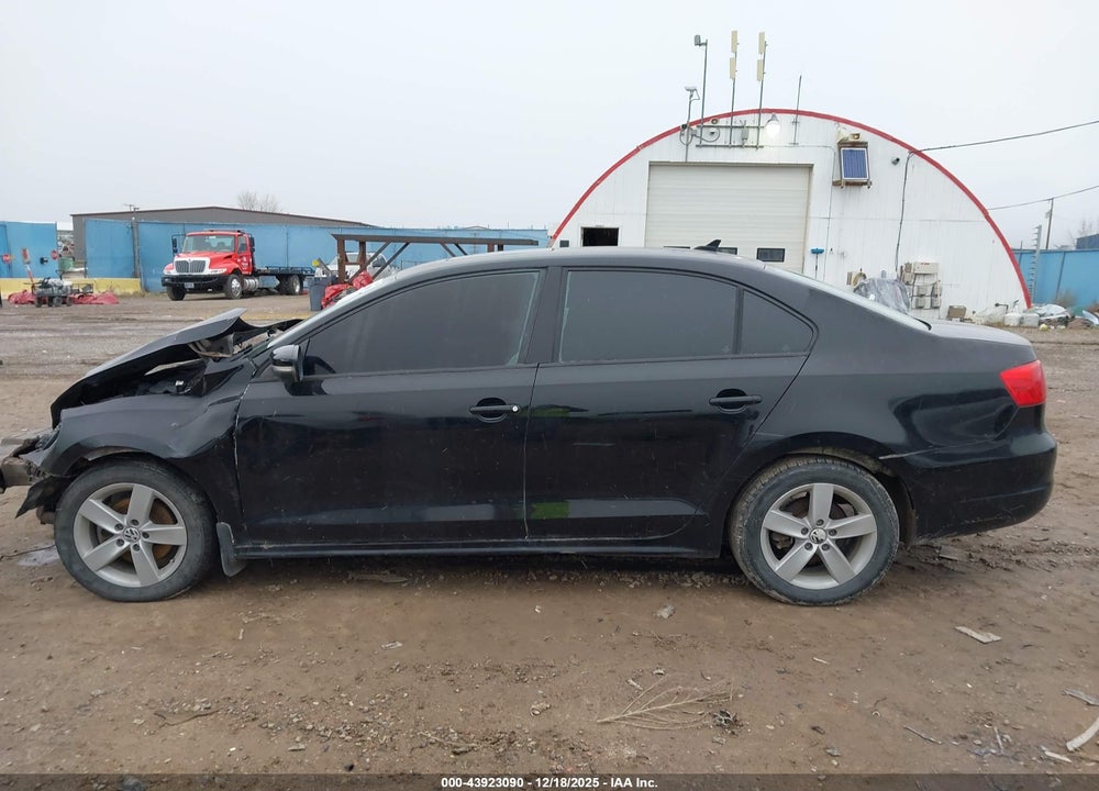 2011 VOLKSWAGEN JETTA 2.0L TDI VIN: 3VWLL7AJ6BM101299