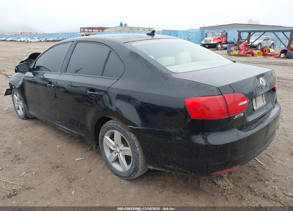 2011 VOLKSWAGEN JETTA 2.0L TDI VIN: 3VWLL7AJ6BM101299