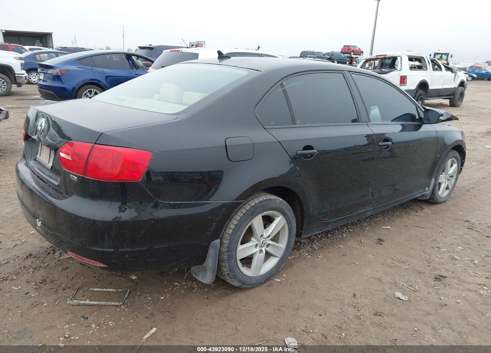 2011 VOLKSWAGEN JETTA 2.0L TDI VIN: 3VWLL7AJ6BM101299