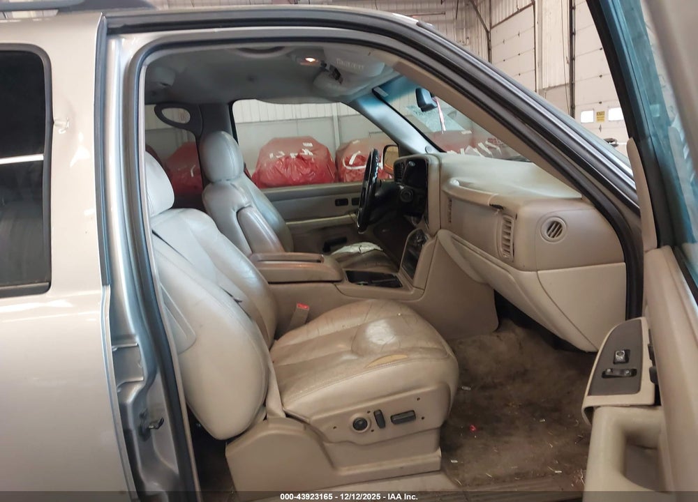 2003 CHEVROLET SUBURBAN 1500 LT VIN: 3GNFK16Z73G132664
