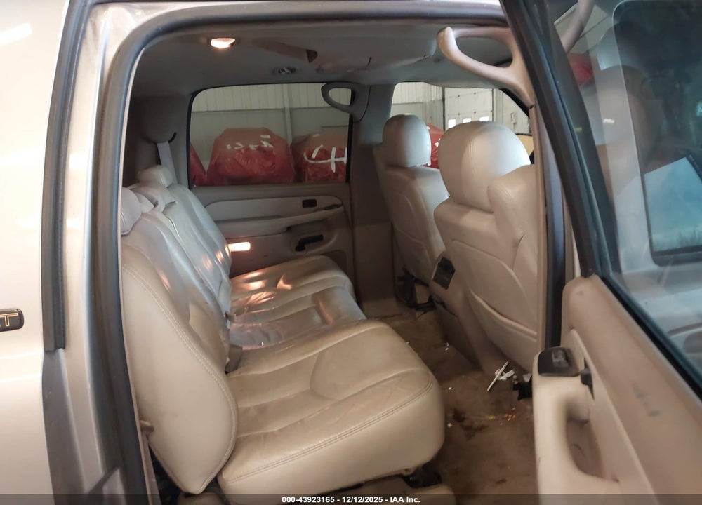 2003 CHEVROLET SUBURBAN 1500 LT VIN: 3GNFK16Z73G132664