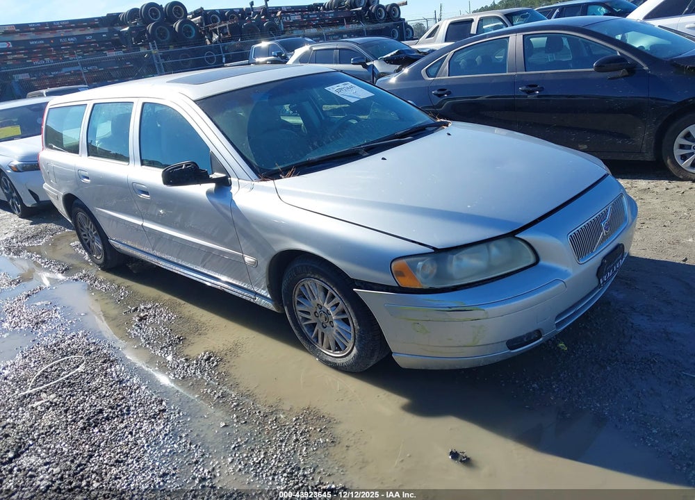 2005 VOLVO V70 2.4 VIN: YV1SW612252521219