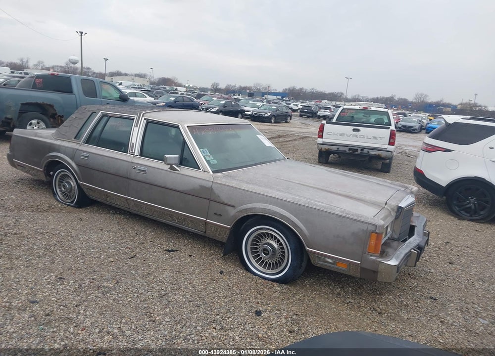 1989 LINCOLN TOWN CAR CARTIER VIN: 1LNBM83F0KY600822