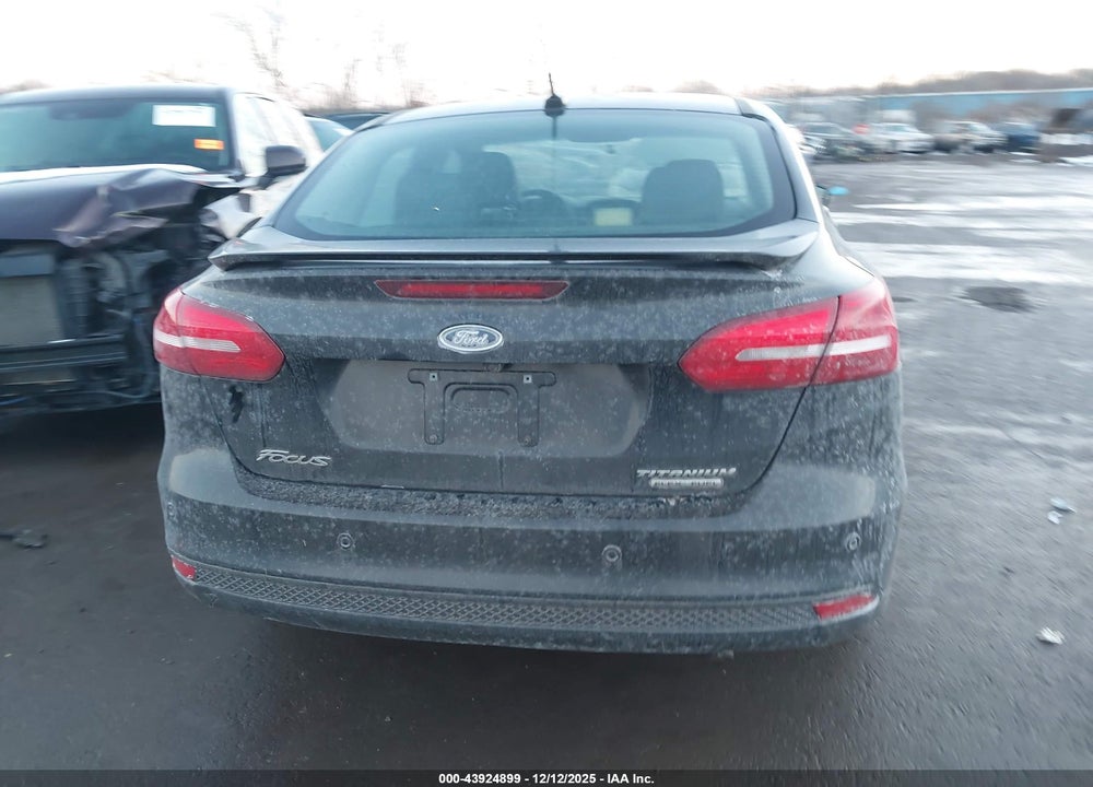 2015 FORD FOCUS TITANIUM VIN: 1FADP3J29FL323345