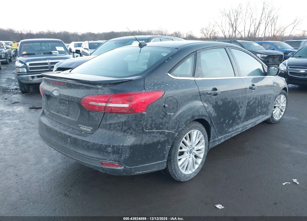 2015 FORD FOCUS TITANIUM VIN: 1FADP3J29FL323345