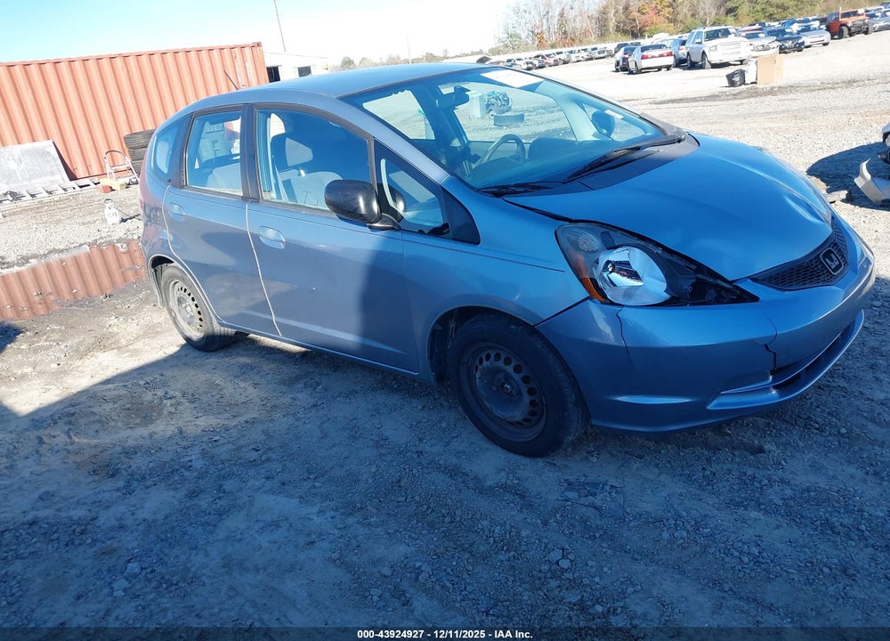2011 HONDA FIT VIN: JHMGE8H31BC014938