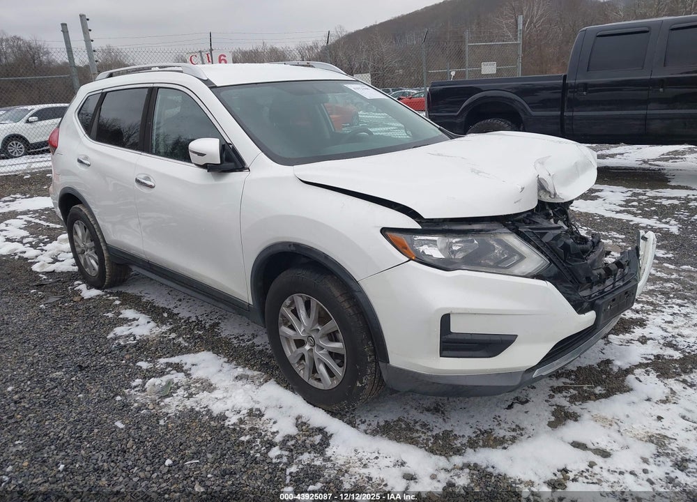 2017 NISSAN ROGUE SV VIN: KNMAT2MVXHP580258