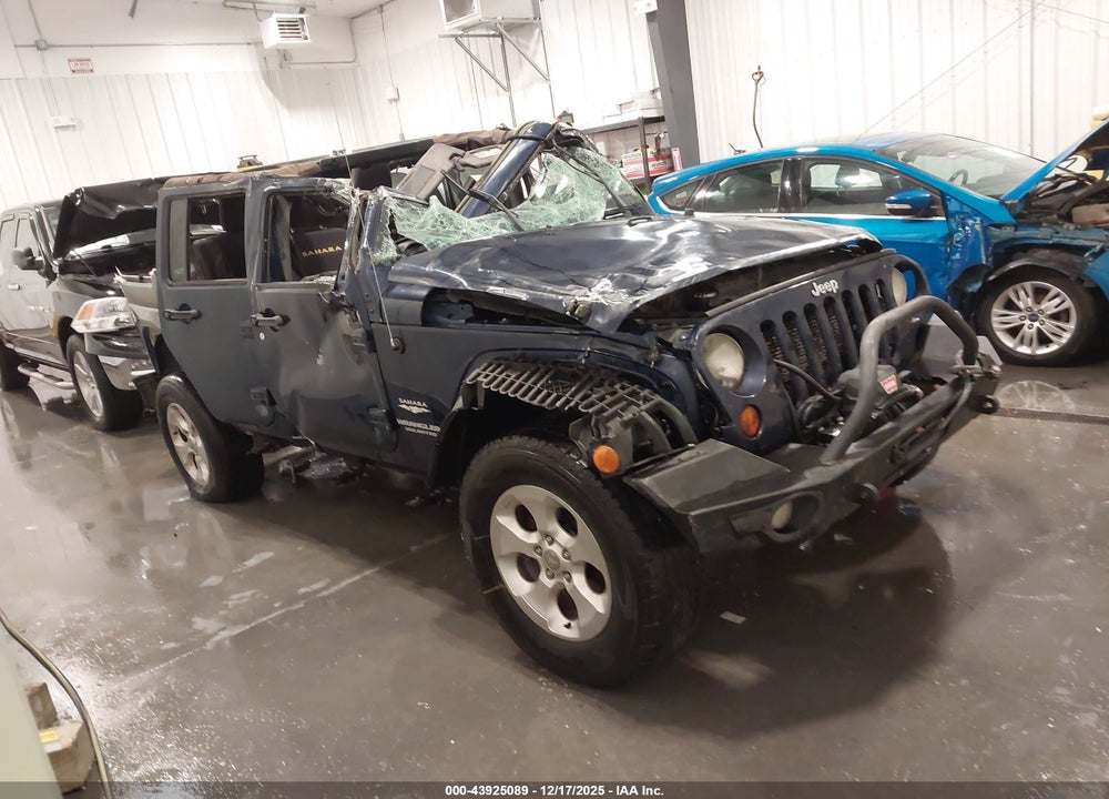 2013 JEEP WRANGLER UNLIMITED SAHARA VIN: 1C4BJWEGXDL518099