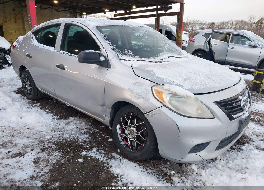 2013 NISSAN VERSA 1.6 S+ VIN: 3N1CN7AP6DL826172