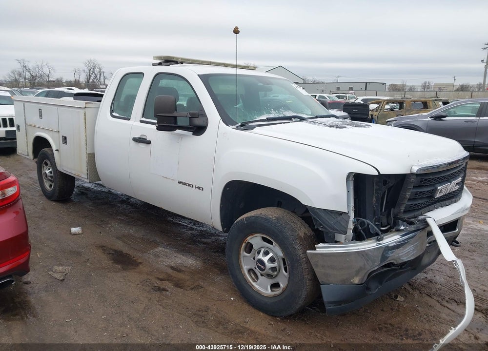 2011 GMC SIERRA 2500HD WORK TRUCK VIN: 1GD22ZCG0BZ329789