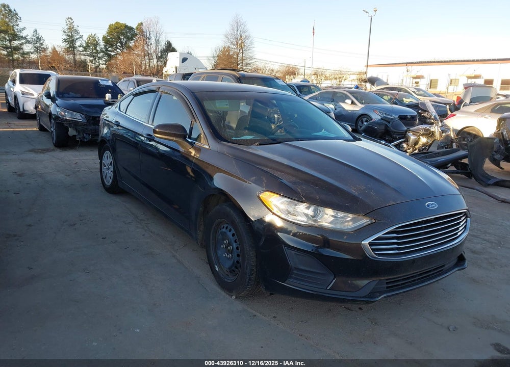 2019 FORD FUSION S VIN: 3FA6P0G71KR160258
