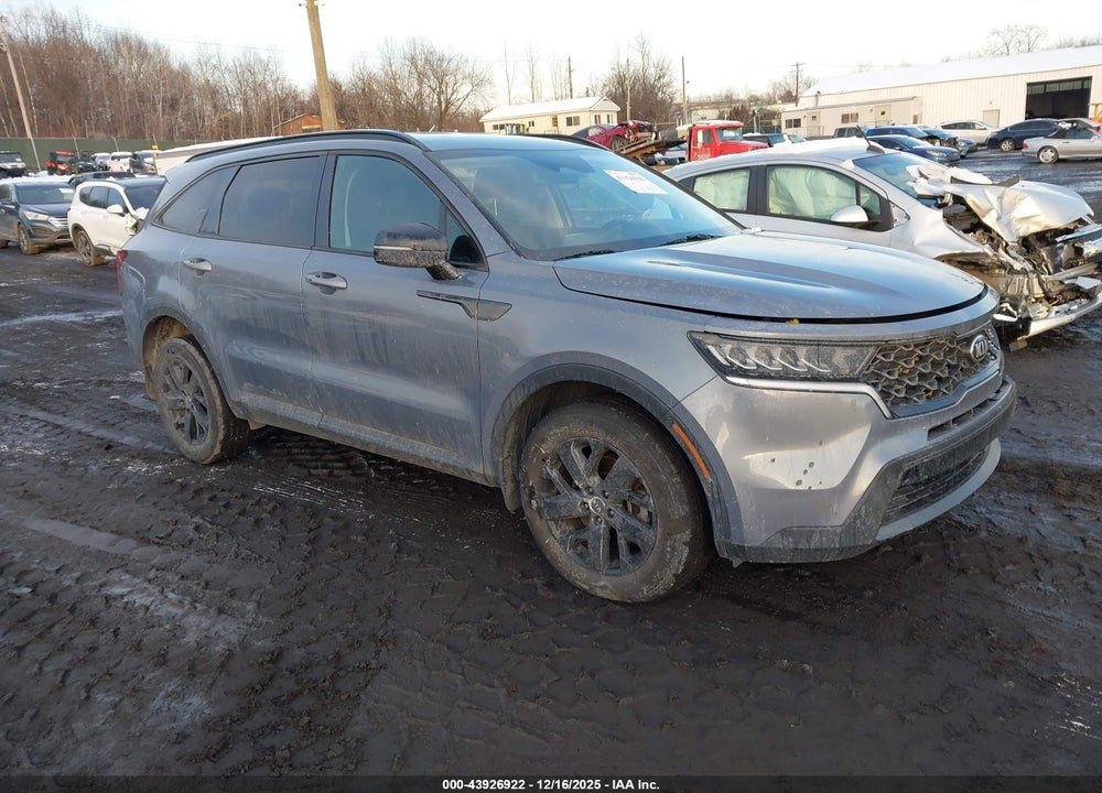 2021 KIA SORENTO S VIN: 5XYRLDLC8MG070907