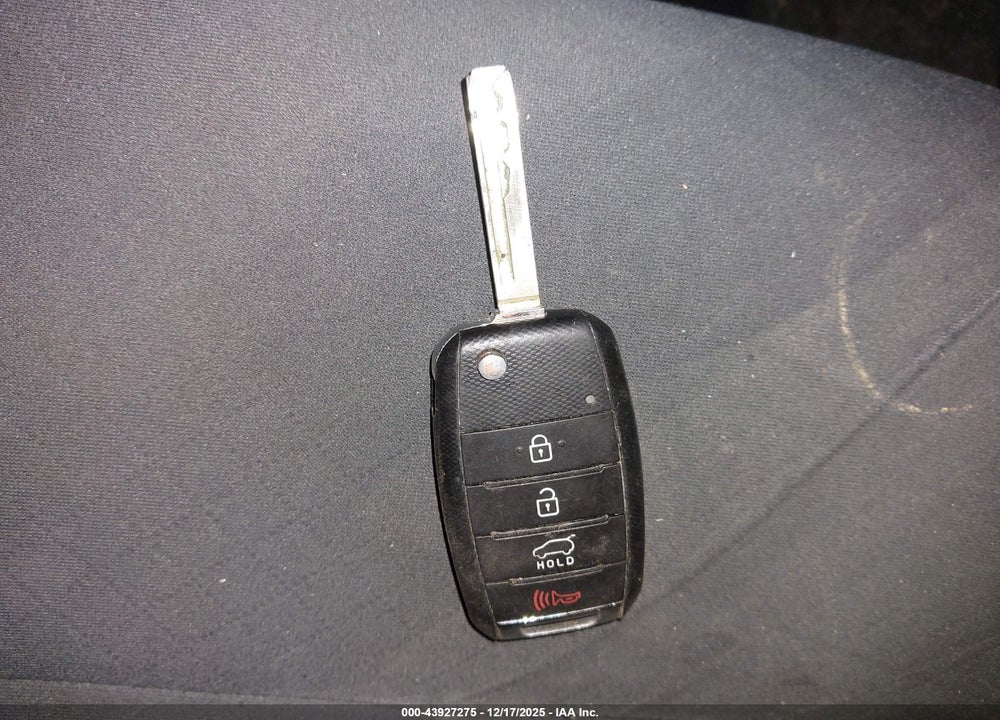 2018 KIA SORENTO 2.4L LX VIN: 5XYPGDA36JG376918