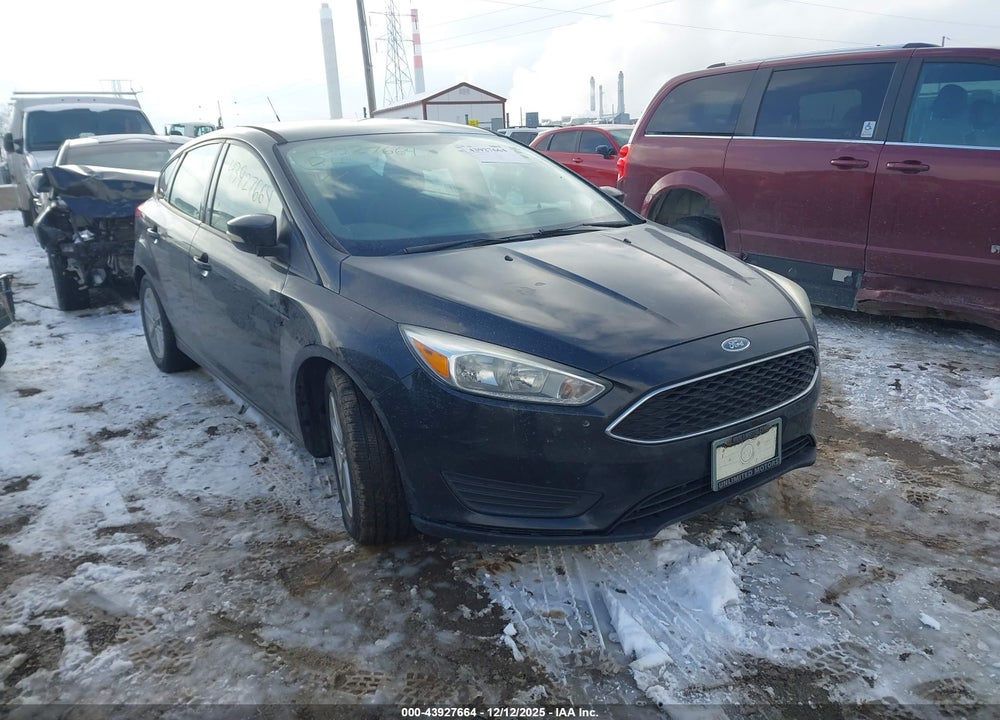 2015 FORD FOCUS SE VIN: 1FADP3K24FL317726