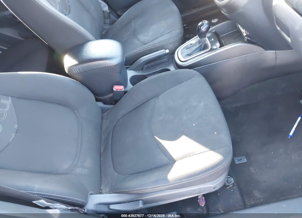 2013 KIA SOUL + VIN: KNDJT2A61D7590233