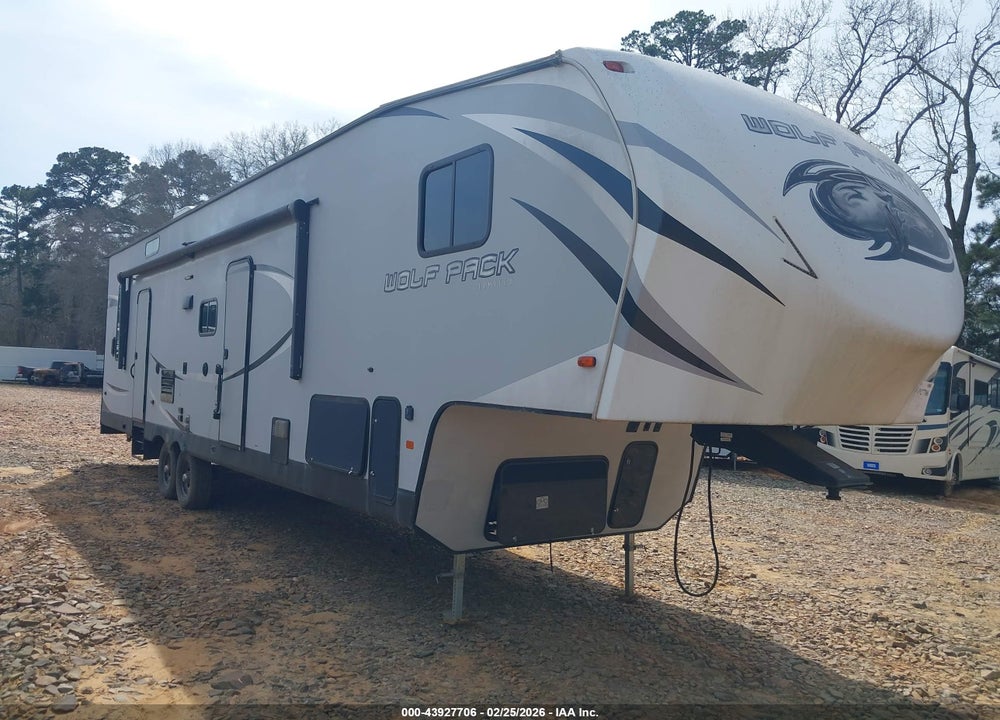 2019 CHEROKEE BY FOREST R WOLF PACK TOY HAULER VIN: 5ZT3CTXB3K1212092