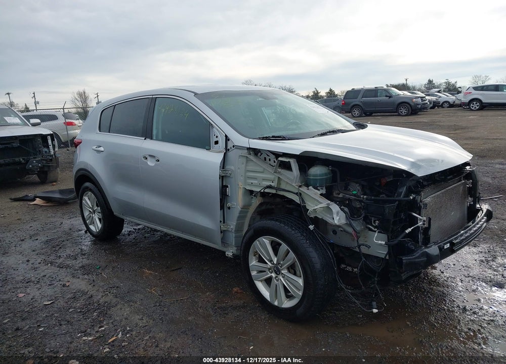 2018 KIA SPORTAGE LX VIN: KNDPMCAC8J7309236