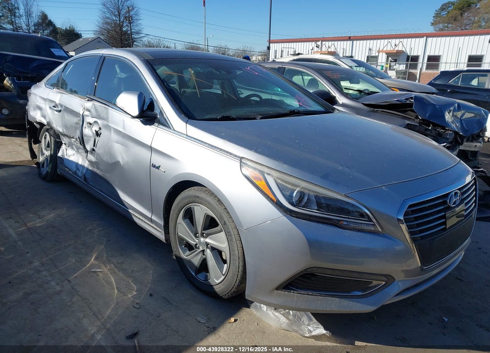 2016 HYUNDAI SONATA HYBRID LIMITED VIN: KMHE34L17GA014776