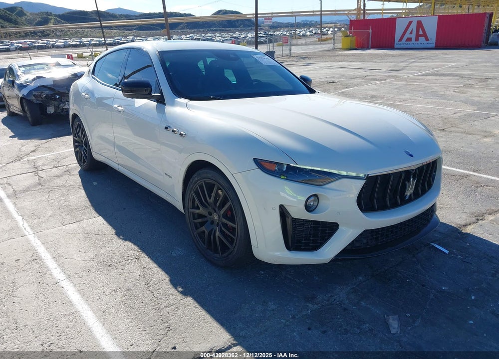 2020 MASERATI LEVANTE S GRANSPORT VIN: ZN661YUSXLX355057