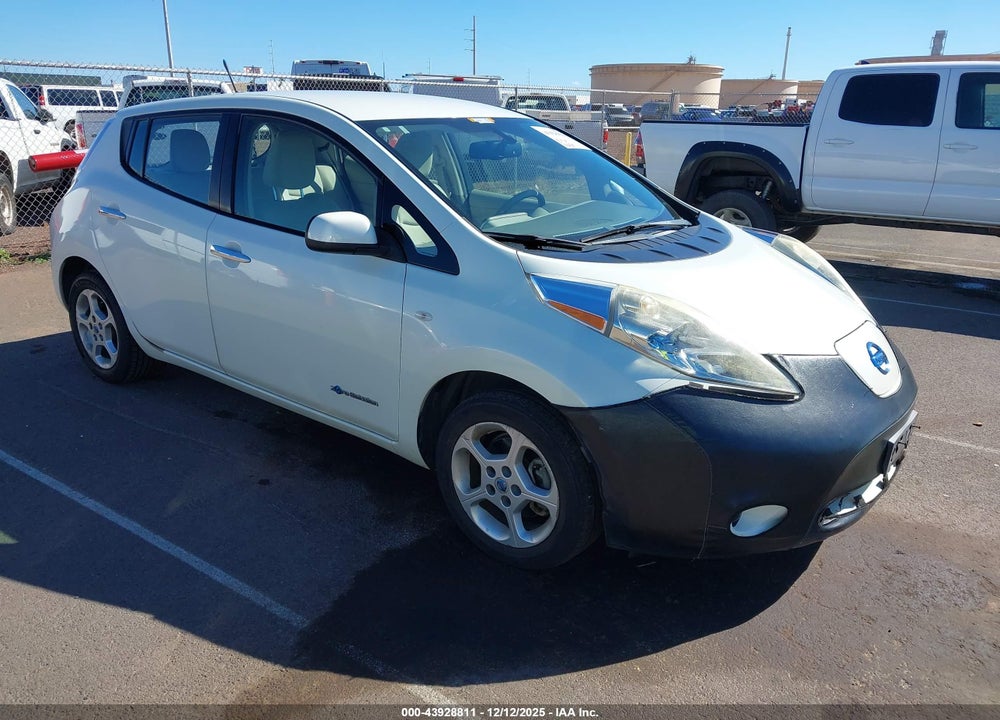 2011 NISSAN LEAF SV VIN: JN1AZ0CP0BT007196