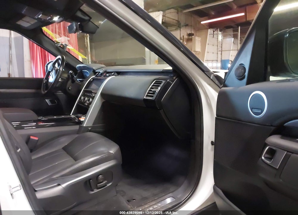 2019 LAND ROVER DISCOVERY HSE VIN: SALRR2RV6K2411152