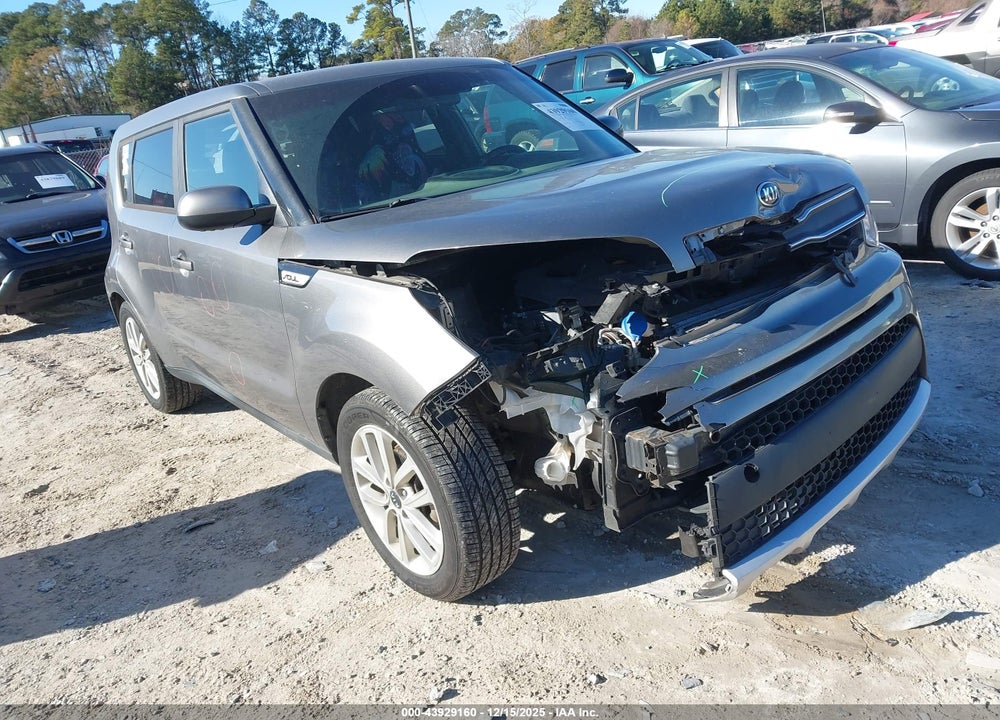 2017 KIA SOUL + VIN: KNDJP3A54H7411724