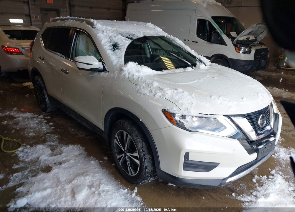 2019 NISSAN ROGUE SV VIN: JN8AT2MV5KW399036