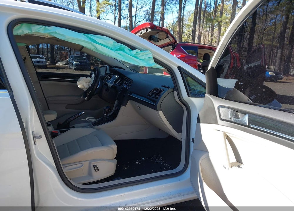 2018 VOLKSWAGEN GOLF SPORTWAGEN TSI SEL VIN: 3VWL17AU9JM762159