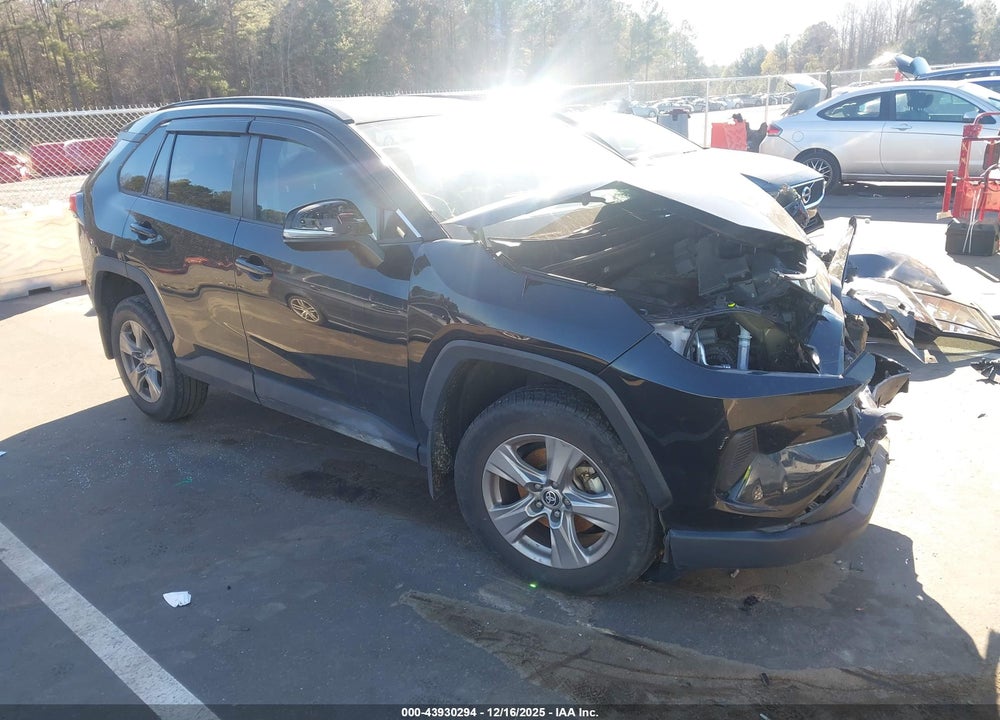 2022 TOYOTA RAV4 XLE VIN: 2T3W1RFV1NW231961