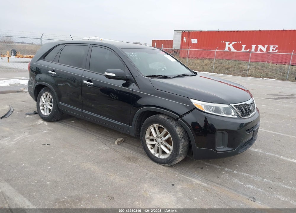 2014 KIA SORENTO LX VIN: 5XYKT3A65EG503822