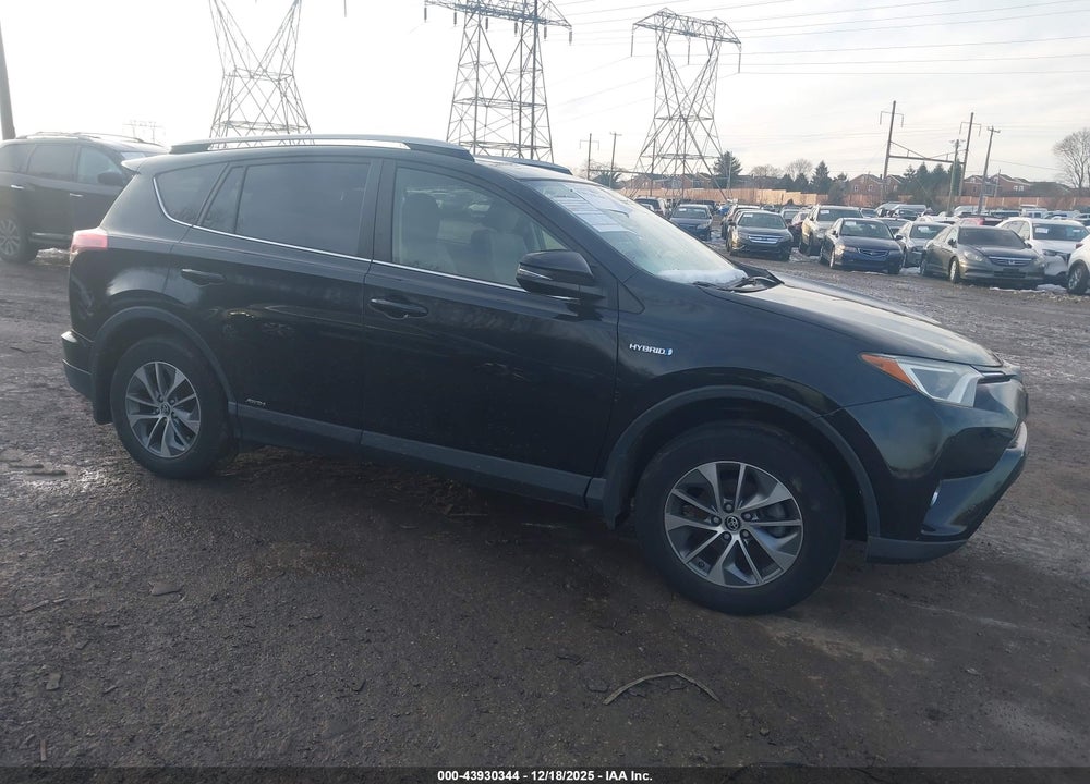 2018 TOYOTA RAV4 HYBRID XLE VIN: JTMRJREV4JD172555
