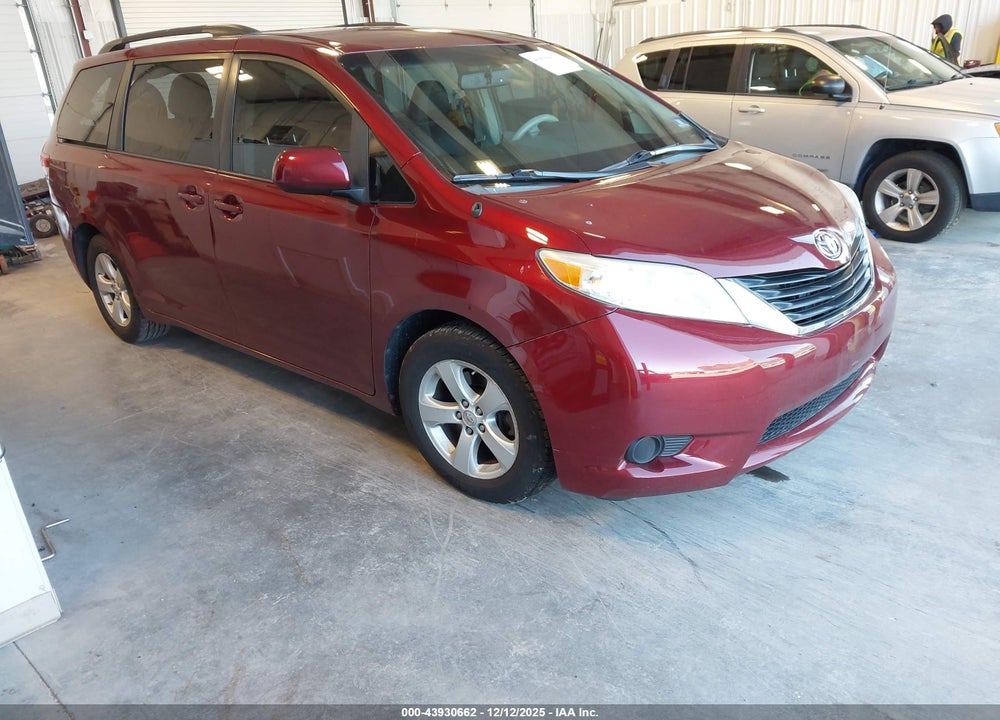 2013 TOYOTA SIENNA LE V6 8 PASSENGER VIN: 5TDKK3DC6DS384409