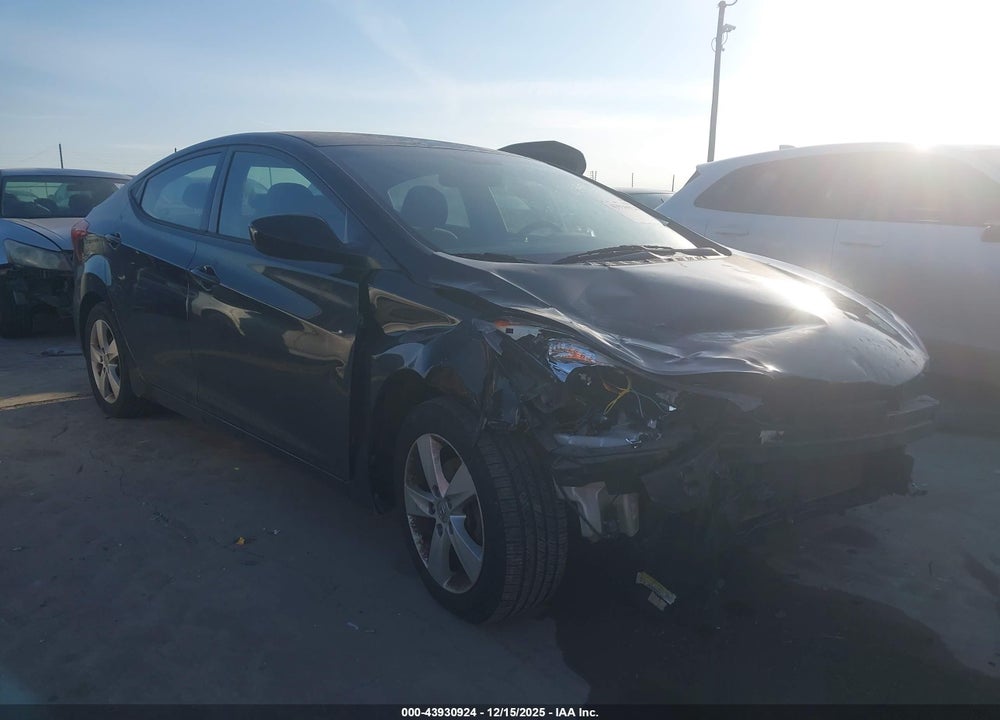 2013 HYUNDAI ELANTRA GLS VIN: 5NPDH4AE7DH372827