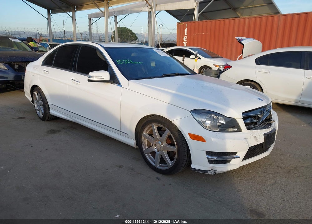 2014 MERCEDES-BENZ C 250 SPORT VIN: WDDGF4HB9EG237049