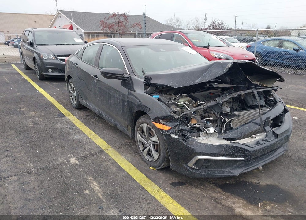 2019 HONDA CIVIC LX VIN: 19XFC2F62KE037618
