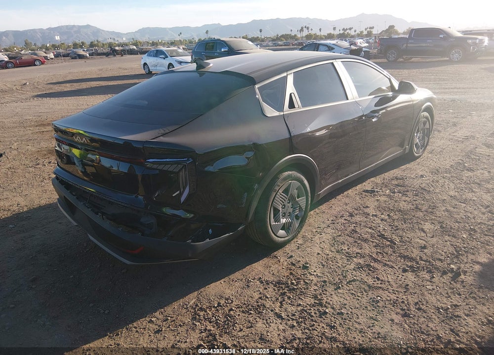2025 KIA K4 LX VIN: 3KPFT4DEXSE077483