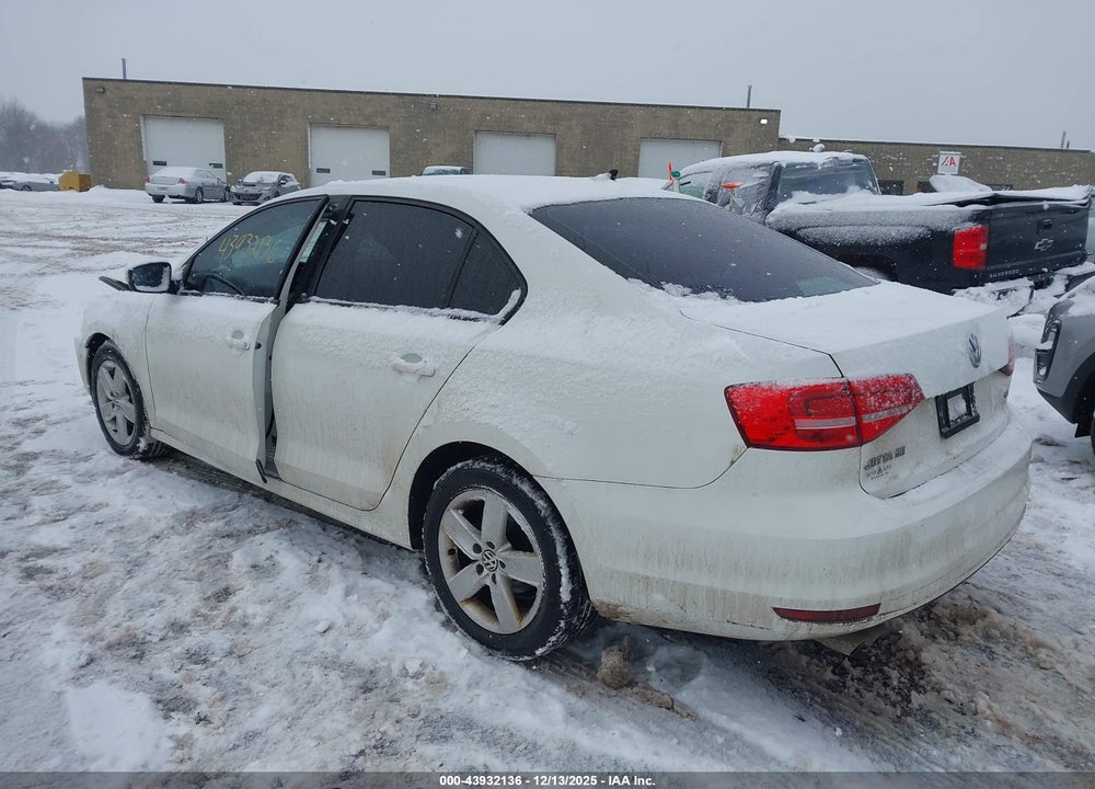 2015 VOLKSWAGEN JETTA SEDAN 2.0L TDI SE VIN: 3VWLA7AJ5FM292130