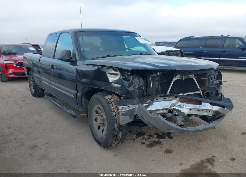 2005 CHEVROLET SILVERADO 1500 LS VIN: 2GCEC19T151147973