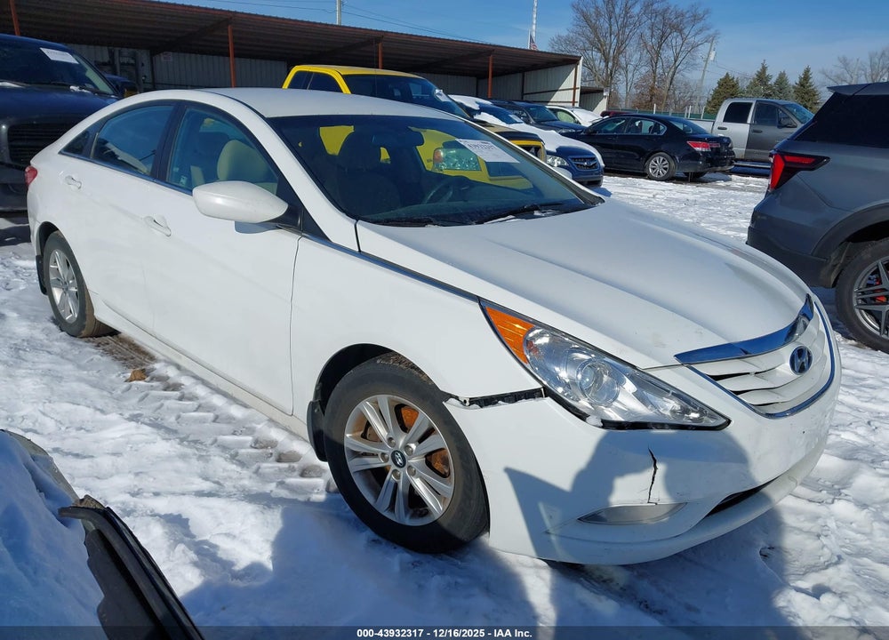 2013 HYUNDAI SONATA GLS VIN: 5NPEB4AC4DH506262