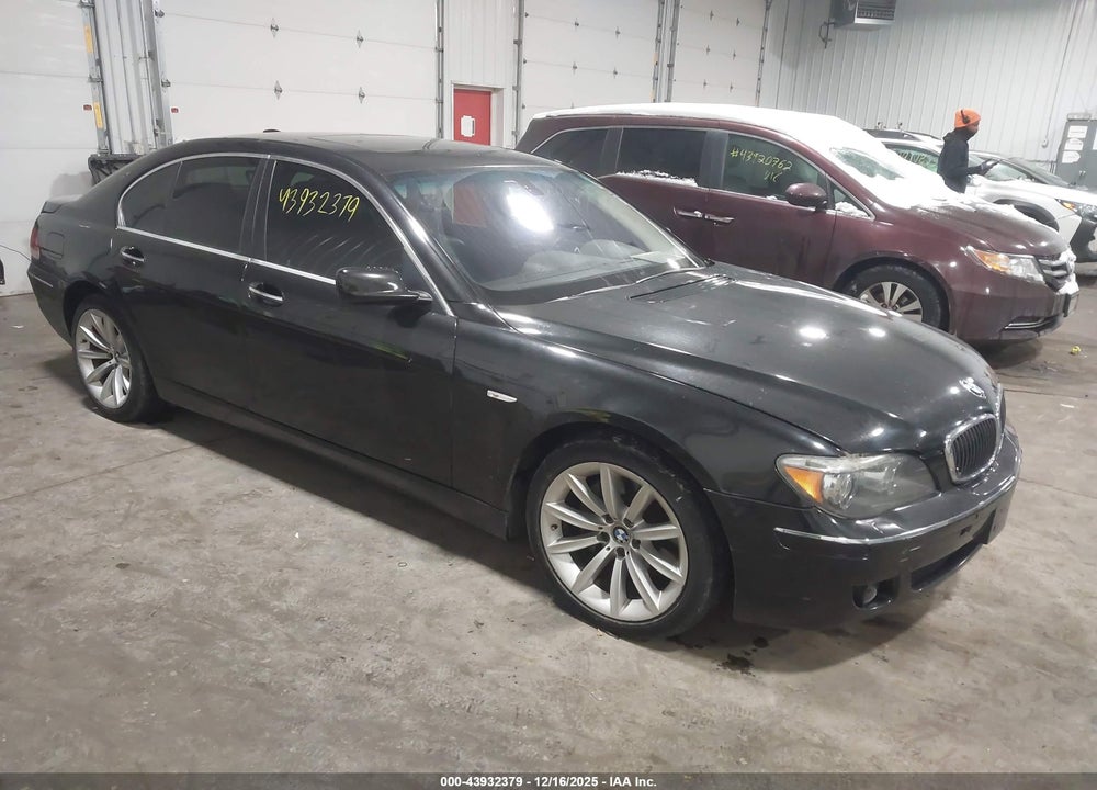 2007 BMW 750I VIN: WBAHL83587DT09022