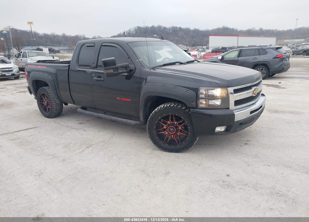 2011 CHEVROLET SILVERADO 1500 LT VIN: 1GCRCSE07BZ271381
