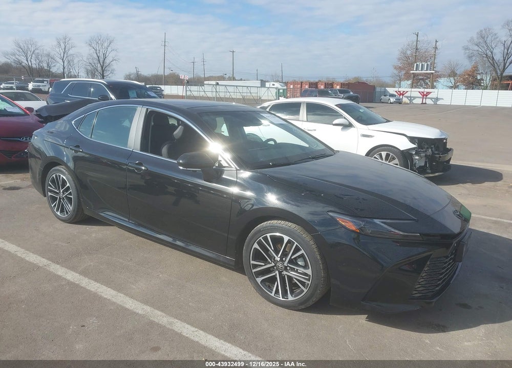2025 TOYOTA CAMRY XLE VIN: 4T1DAACK8SU629482