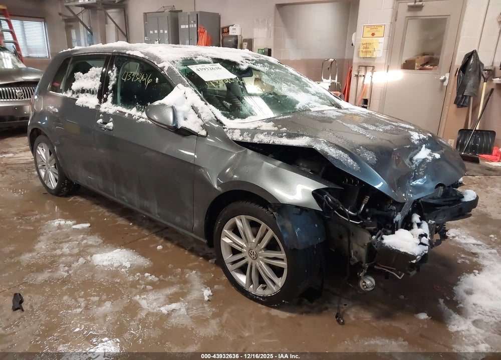 2015 VOLKSWAGEN GOLF TDI SE 4-DOOR VIN: 3VW2A7AUXFM022686
